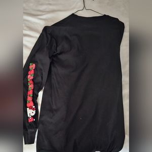 Im selling a hello kitty shirt